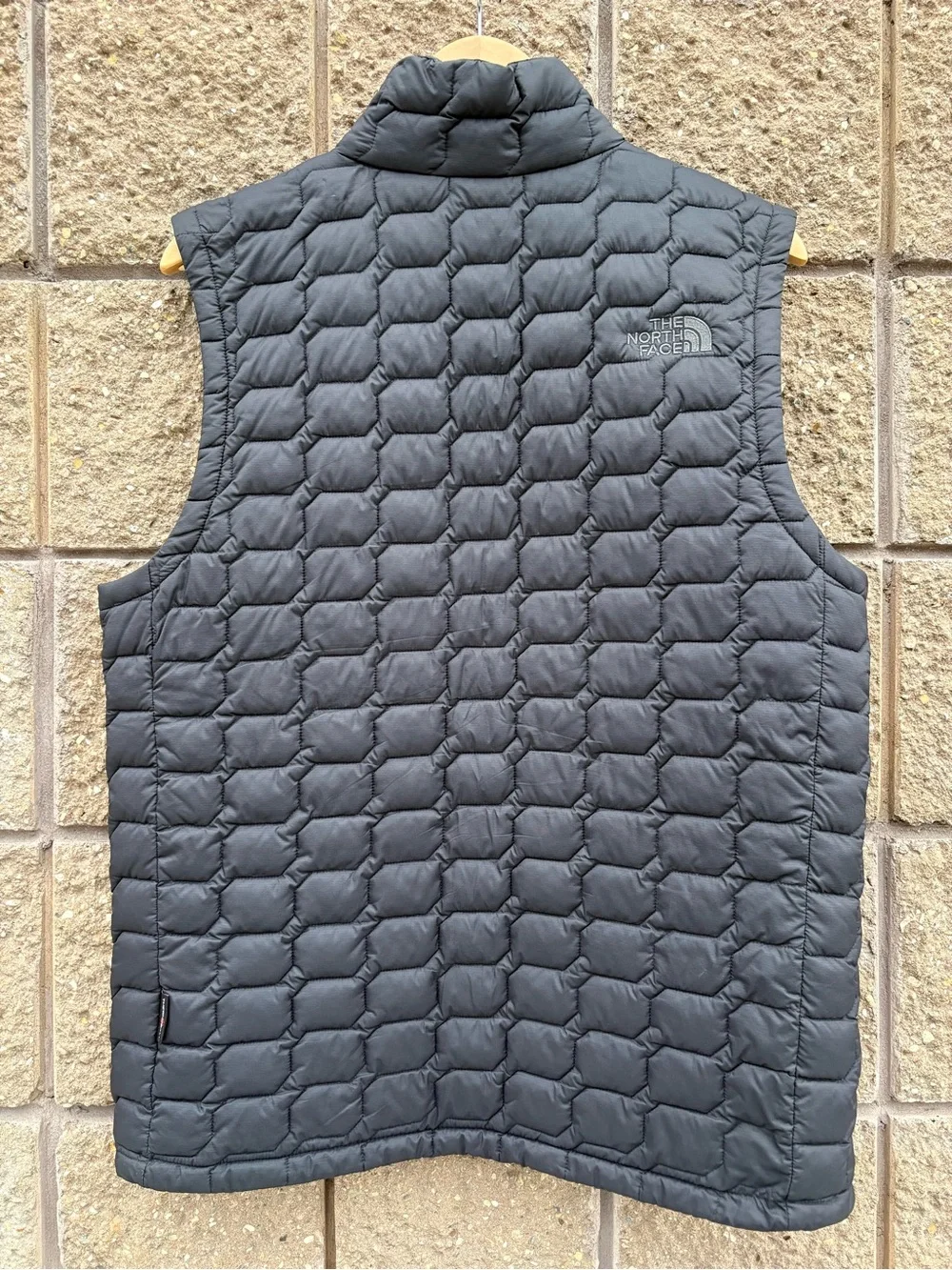 The North Face Men's Black Thermoball Quilted Insulated Vest